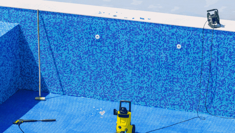 Affordable Pool Cleaning Service in La Riviera,