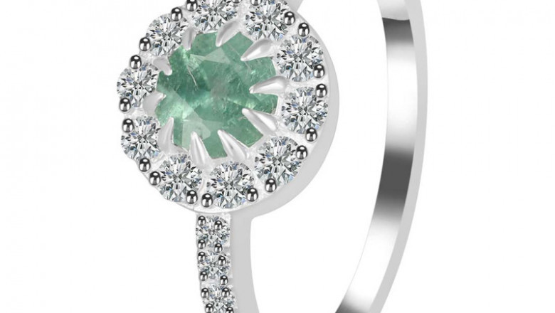 Green Kyanite Jewelry To Decorate Electricity And Confidence