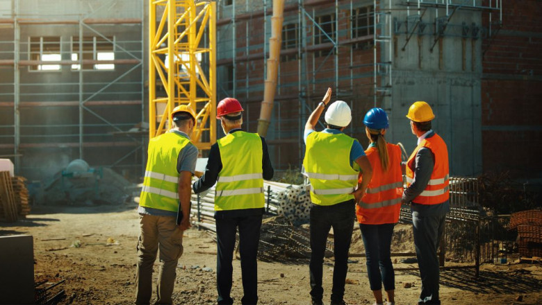A Comparative Guide to Top Construction Companies by Region