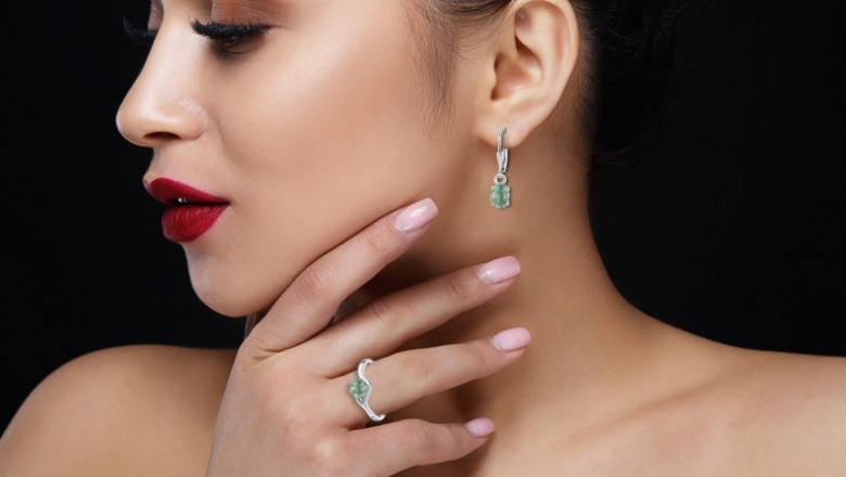 Green Kyanite Jewelry: Balance Your Heart and Mind in Style