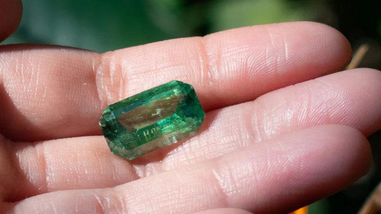 Discover The Spark Of Nature: Green Kyanite Jewelry That Speaks To Your Soul